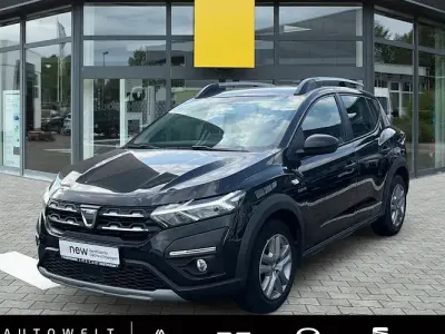 Second-hand Dacia Sandero Essentiel 91 CP (66 kW) 2022 Negru Berlinǎ