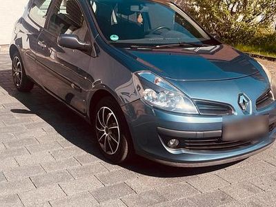 Second-hand Renault Clio II 75 CP (55 kW) 2006 Albastru Hatchback