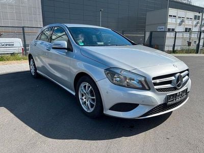 Gebraucht Mercedes A180 122 PS (89 kW) 2015 Silber Limousine