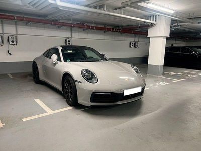 Porsche 911 Carrera 4
