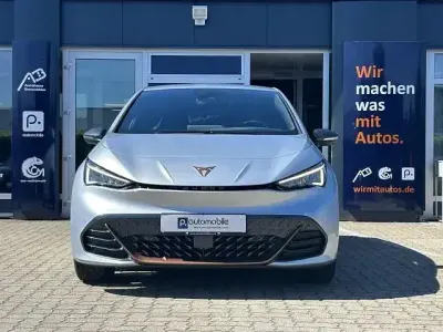 Gebraucht Cupra Born 169 kW (231 PS) 2025 Geysirsilber Kleinwagen
