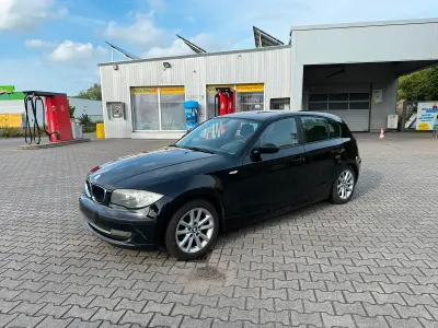 Gebraucht BMW 116 122 PS (89 kW) 2007 Schwarz Kleinwagen