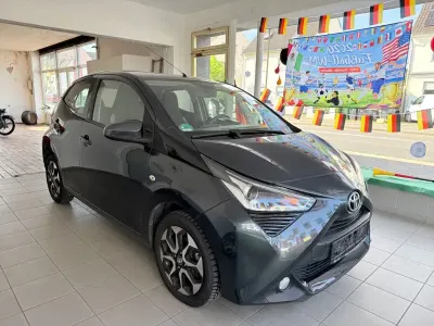 Gebraucht Toyota Aygo Team 72 PS (52 kW) 2020 Grau Kleinwagen