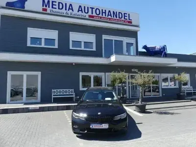 Gebraucht BMW 330 Sport Line 286 PS (210 kW) 2021 Schwarz Kombi