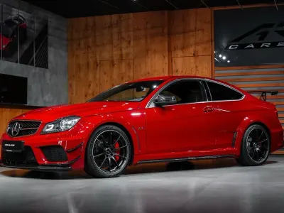Gebraucht Mercedes C63 AMG AMG 517 PS (380 kW) 2012 Rot