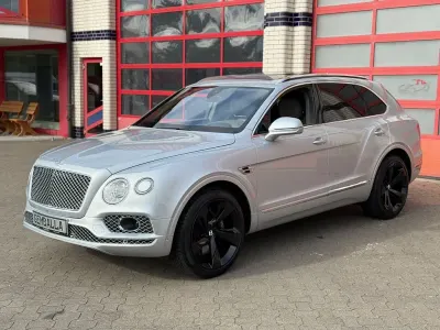 Brugt Bentley Bentayga Mulliner 608 HK (447 kW) 2017 Sølv SUV