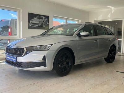 Gebraucht Skoda Octavia Selection 150 PS (110 kW) 2024 Brilliantsilber Kombi