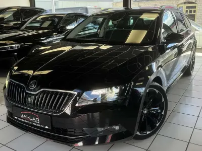 Gebraucht Skoda Superb Style 190 PS (139 kW) 2017 Schwarzmagic perleffekt Kombi