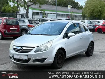 Gebraucht Opel Corsa Edition 69 PS (50 kW) 2010 Starsilber iii m2 Kleinwagen