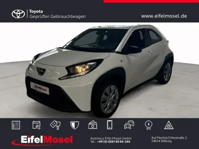 Neu Toyota Aygo X Business Edition 72 PS (52 kW) 2025 Weiß SUV