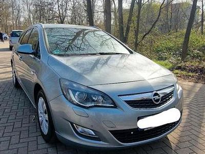 Gebraucht Opel Astra 145 PS (106 kW) 2012 Grau Kombi