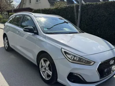 Second-hand Hyundai i30 Passion Plus 140 CP (102 kW) 2018 Andere farben Break