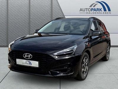 Neu Hyundai i30 140 PS (102 kW) 2025 Schwarz Limousine