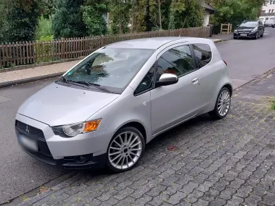 Gebraucht Mitsubishi Colt 95 PS (69 kW) 2009 Silber Kleinwagen