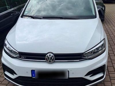 Weiß Gebraucht 2018 VW Touran R-line Van / Kleinbus | 21.200 € (Guter Preis)