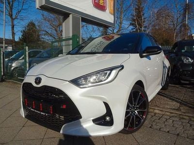 Gebraucht Toyota Yaris Hybrid Sport 92 PS (67 kW) 2022 Weiß Limousine