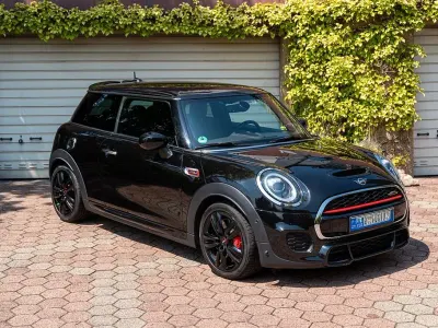 Gebraucht Mini John Cooper Works 231 PS (169 kW) 2020 Schwarz Kleinwagen