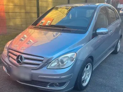 Gebraucht Mercedes B180 109 PS (80 kW) 2005 Silber Van / Kleinbus