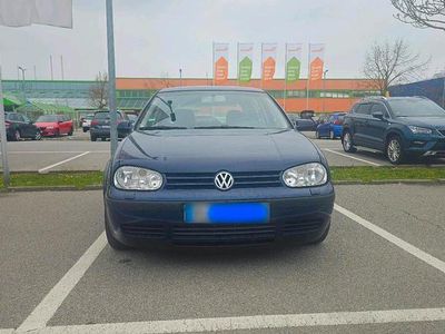 Usata VW Golf IV 105 CV (77 kW) 2003 Blu Utilitaria