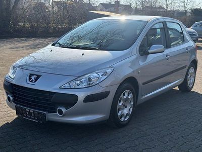 Gebraucht Peugeot 307 Tendance 109 PS (80 kW) 2007 Silber Limousine