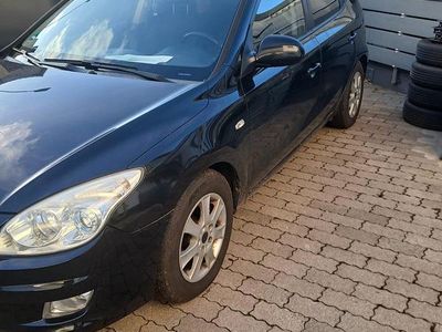 Gebraucht Hyundai i30 105 PS (77 kW) 2008 Schwarz Limousine