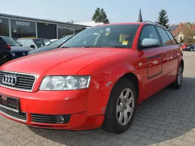Używany Audi A4 131 KM (96 kW) 2004 Czerwony Kombi