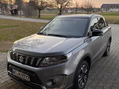 Gebraucht Suzuki Vitara Comfort+ 102 PS (75 kW) 2020 Grau SUV