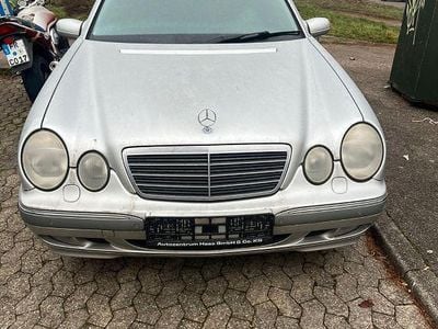 Gebraucht 2001 Mercedes E280 Classic Limousine | 1.700 € (Superpreis)