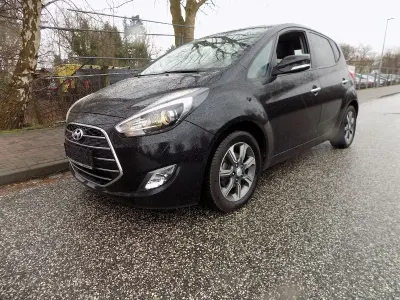 Gebraucht Hyundai ix20 125 PS (91 kW) 2016 Schwarz Kleinwagen