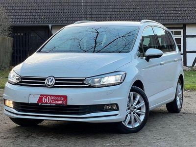 Weiß Gebraucht 2018 VW Touran Highline Van / Kleinbus | 17.999 € (Fairer Preis)