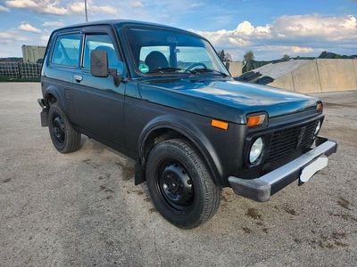 Gebraucht Lada niva 82 PS (60 kW) 2009 Grün SUV