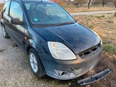 Gebraucht Ford Fiesta 90 PS (66 kW) 2005 Blau Kleinwagen