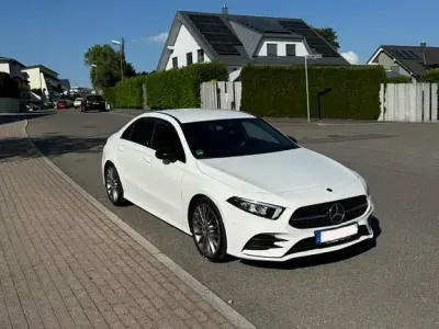 Gebraucht Mercedes A200 AMG line 163 PS (119 kW) 2019 Weiß Limousine