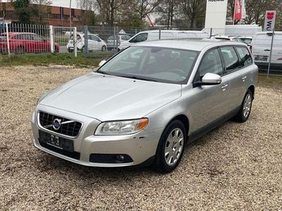 Usado Volvo V70 Kinetic 175 HP (128 kW) 2010 Prateado Carrinha