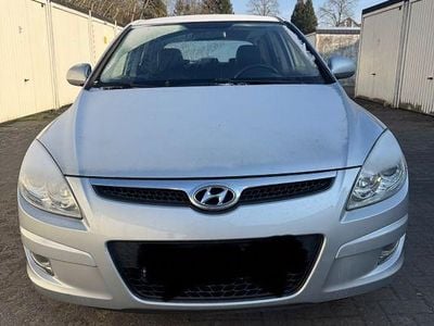 Silber Gebraucht 2008 Hyundai i30 Comfort Limousine | 4.400 € (Fairer Preis)