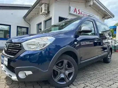 Gebraucht Dacia Dokker Stepway 116 PS (85 kW) 2017 Blau cosmos Van / Kleinbus