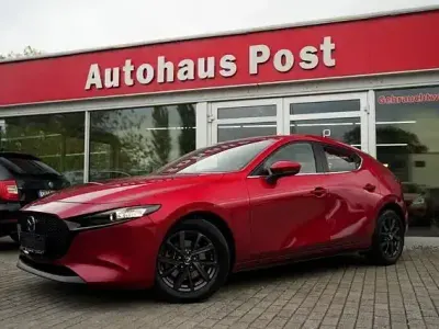 Używany Mazda 3 Selection 162 KM (119 kW) 2021 Czerwony Sedan/Limuzyna