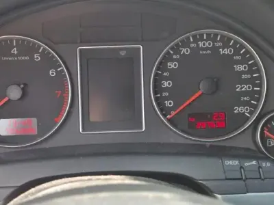 Gebraucht Audi A4 130 PS (95 kW) 2005 Blau Limousine