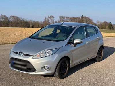 Gebraucht Ford Fiesta Titanium 97 PS (71 kW) 2009 Silber Kleinwagen