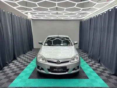 Gebraucht Opel Tigra Enjoy 90 PS (66 kW) 2005 Silber Cabrio