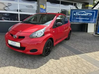 Gebraucht Toyota Aygo 68 PS (50 kW) 2010 Rot Kleinwagen
