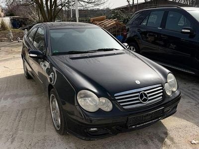 Gebraucht Mercedes C180 143 PS (105 kW) 2004 Schwarz Coupé