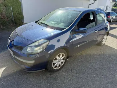 Gebraucht Renault Clio 88 PS (64 kW) 2006 Blau Kleinwagen