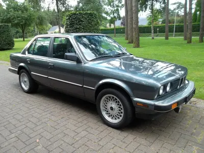 Gebraucht BMW 325 Sport Line 122 PS (89 kW) 1986 Grau Limousine