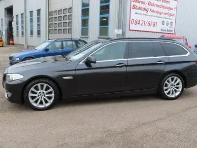 Gebraucht BMW 530 Performance 258 PS (189 kW) 2013 Schwarz Kombi