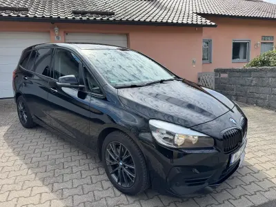 Gebraucht BMW 220 Gran Tourer Advantage 190 PS (139 kW) 2018 Schwarz Van / Kleinbus