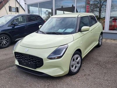 Neu Suzuki Swift Comfort 83 PS (61 kW) 2025 Cool yellow metallic Kleinwagen