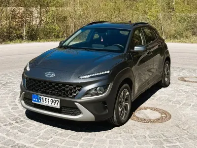 Gebraucht Hyundai Kona Select 141 PS (103 kW) 2021 Grau SUV