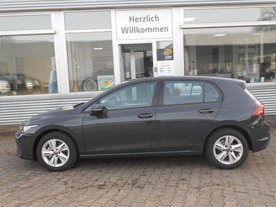 Neu VW Golf VIII Life 116 PS (85 kW) 2025 Grau Limousine