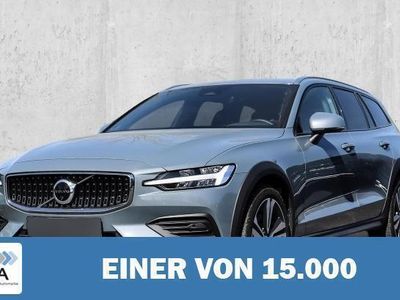Gebraucht Volvo V60 CC Plus 197 PS (144 kW) 2023 Grau metallic Kombi